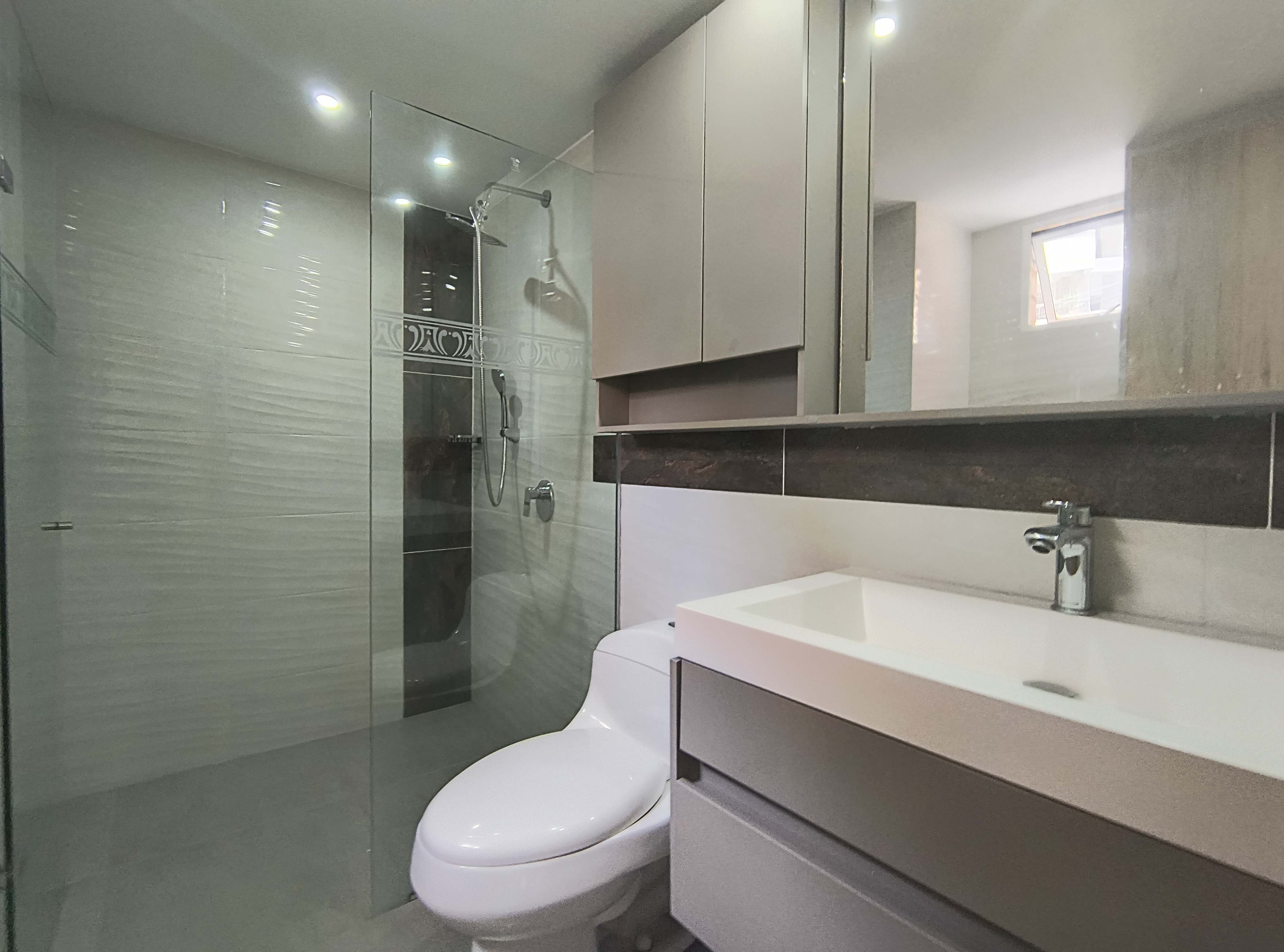 Baño principal remodelado
