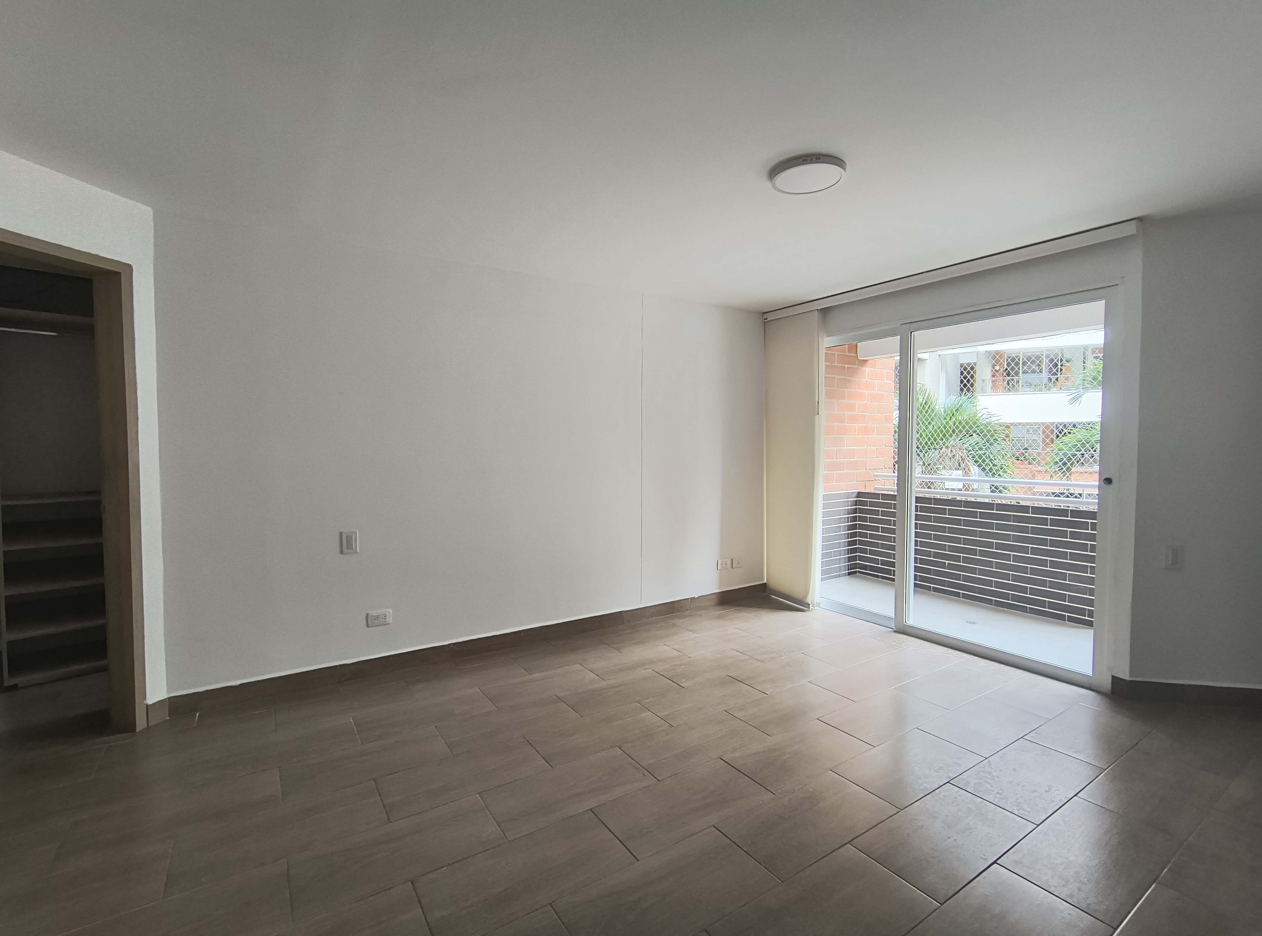 Vista de habitación con closet